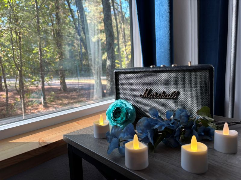 202510 marshalspeakerflower 800x600